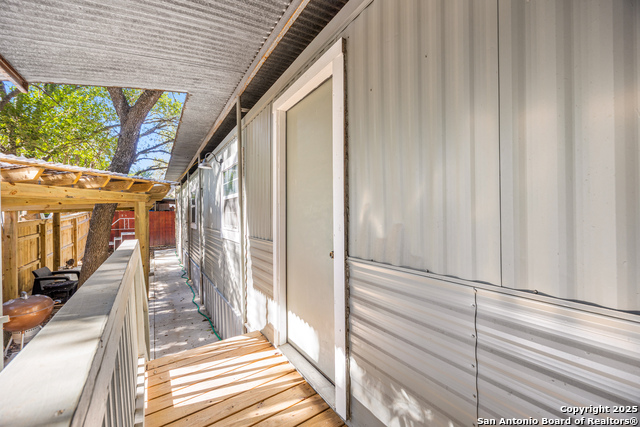 Image 22 of 30 For 425 Dreamland