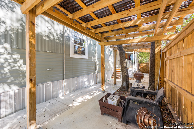 Image 23 of 30 For 425 Dreamland