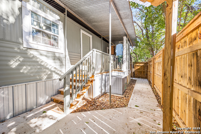 Image 24 of 30 For 425 Dreamland