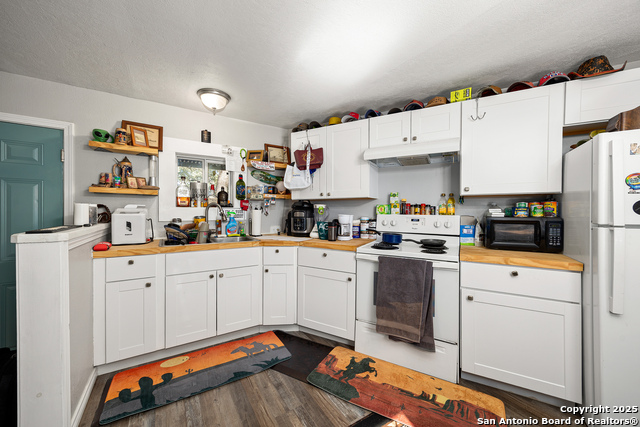 Image 7 of 30 For 425 Dreamland