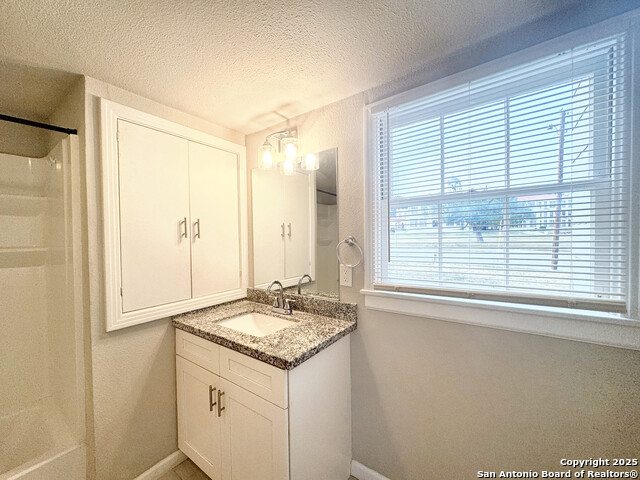 Image 11 of 22 For 740 Donaldson Ave B