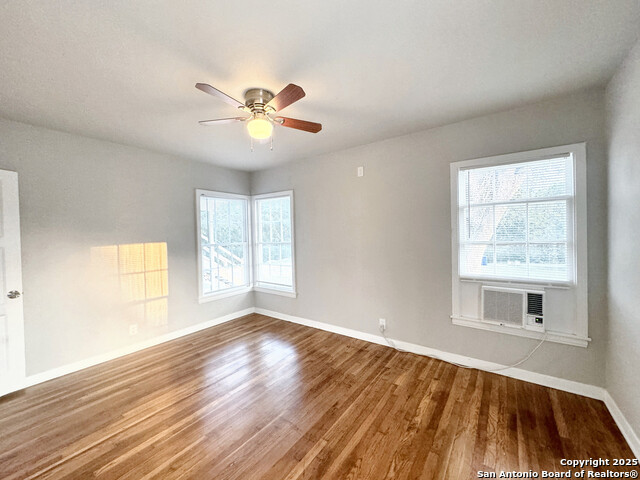 Image 13 of 22 For 740 Donaldson Ave B