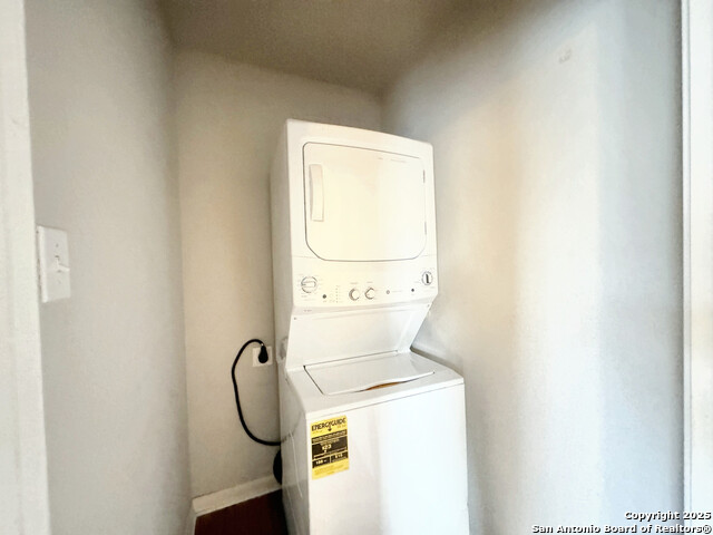 Image 17 of 22 For 740 Donaldson Ave B