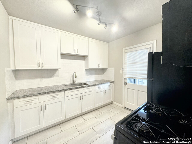 Image 7 of 22 For 740 Donaldson Ave B