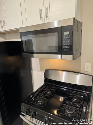 Image 9 of 22 For 740 Donaldson Ave B