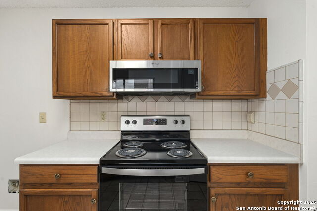 Image 14 of 41 For 5007 Kenton Trace