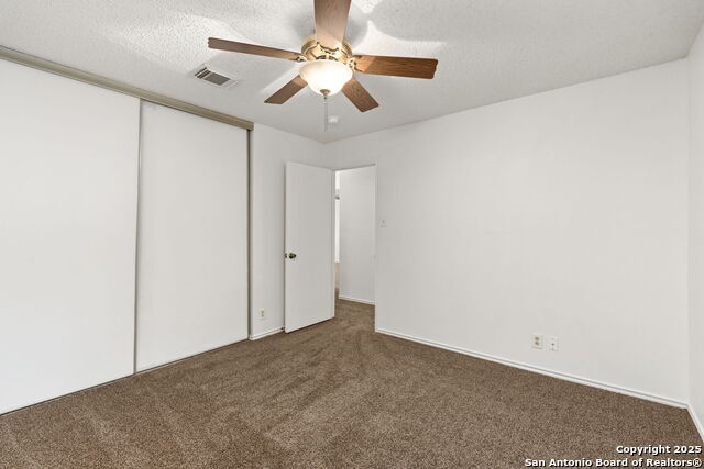 Image 18 of 41 For 5007 Kenton Trace