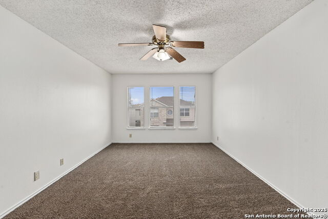 Image 19 of 41 For 5007 Kenton Trace