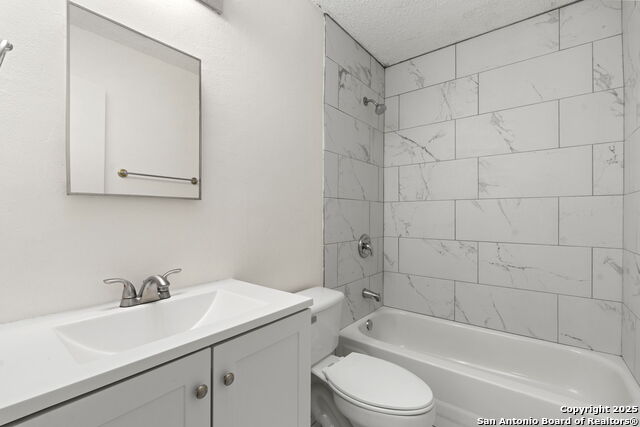 Image 25 of 41 For 5007 Kenton Trace