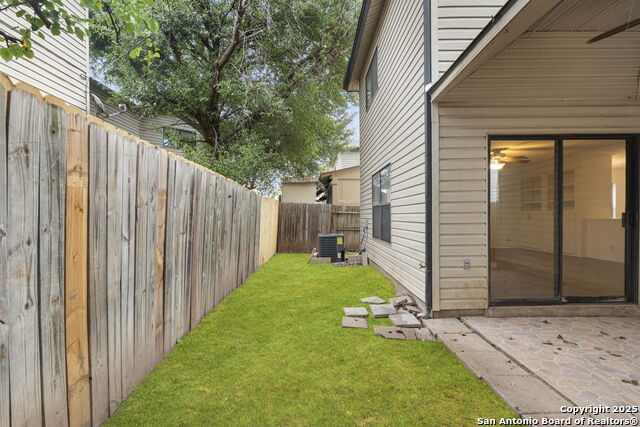 Image 32 of 41 For 5007 Kenton Trace