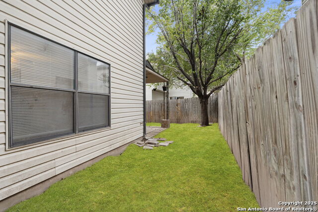 Image 33 of 41 For 5007 Kenton Trace