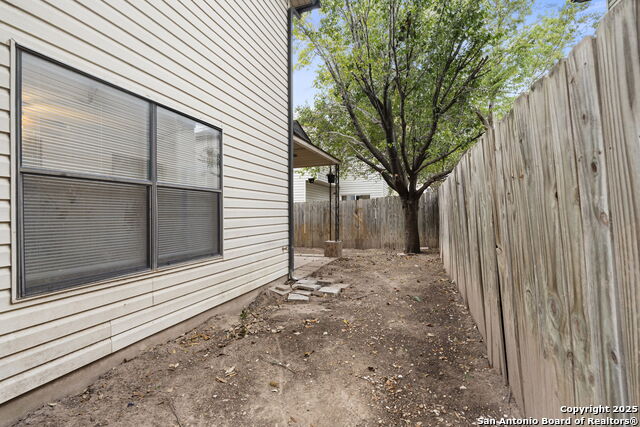 Image 36 of 41 For 5007 Kenton Trace