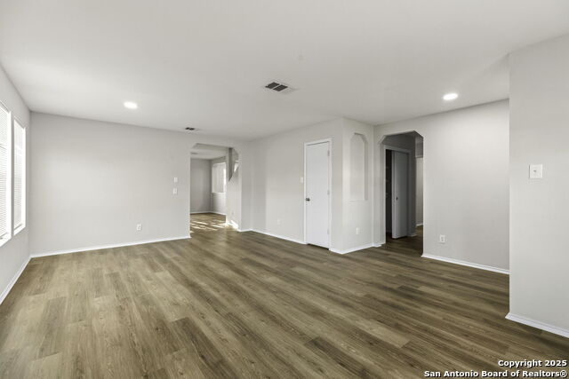 Image 7 of 29 For 117 Willow Cove