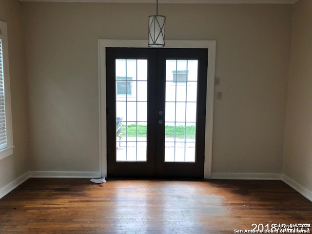 Image 4 of 9 For 1014 Bailey  1016