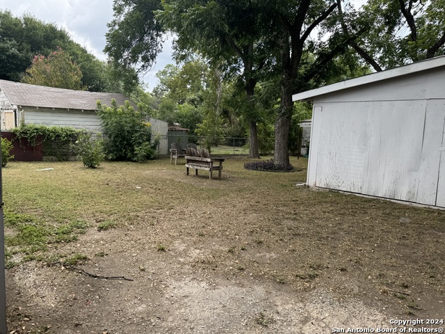 Image 11 of 13 For 211 Bonner E