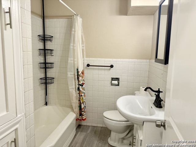 Image 6 of 13 For 211 Bonner E