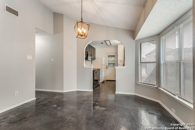 Image 10 of 25 For 760 Garden Meadow