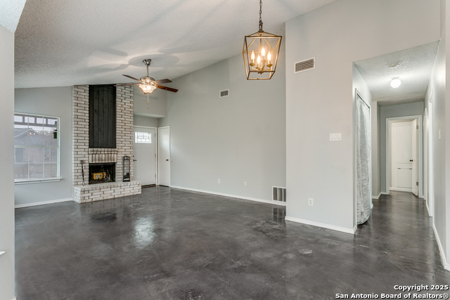 Image 11 of 25 For 760 Garden Meadow