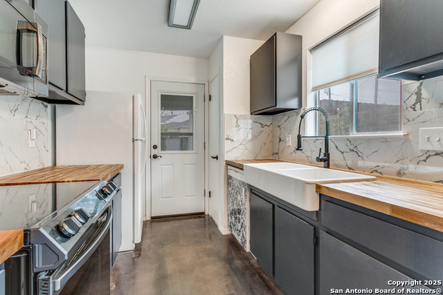 Image 13 of 25 For 760 Garden Meadow