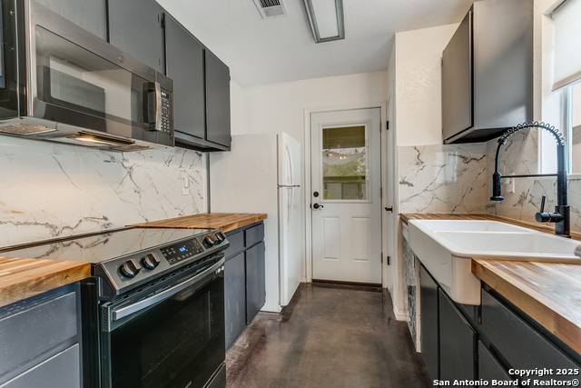 Image 14 of 25 For 760 Garden Meadow