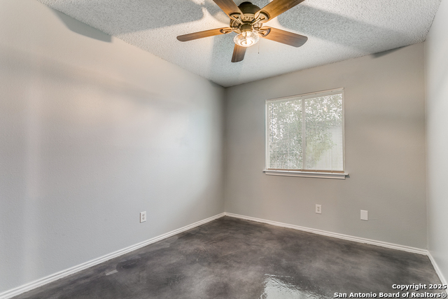 Image 17 of 25 For 760 Garden Meadow