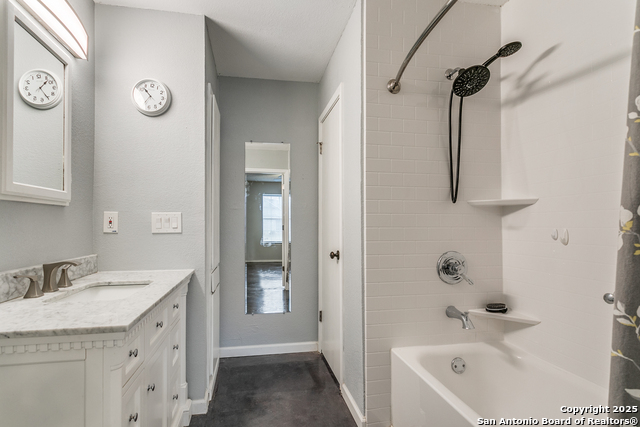 Image 19 of 25 For 760 Garden Meadow