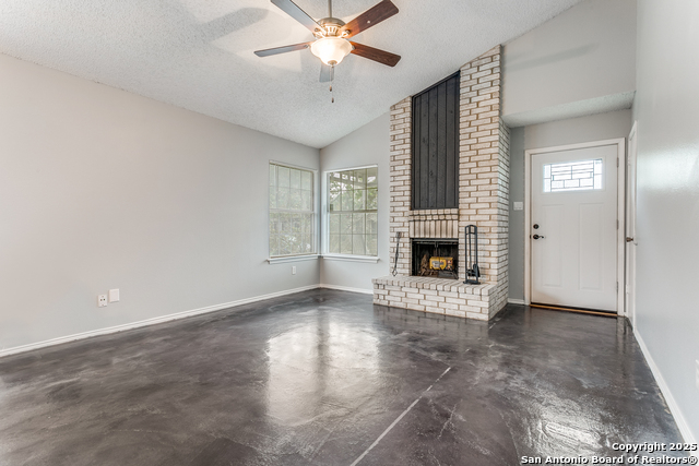 Image 5 of 25 For 760 Garden Meadow