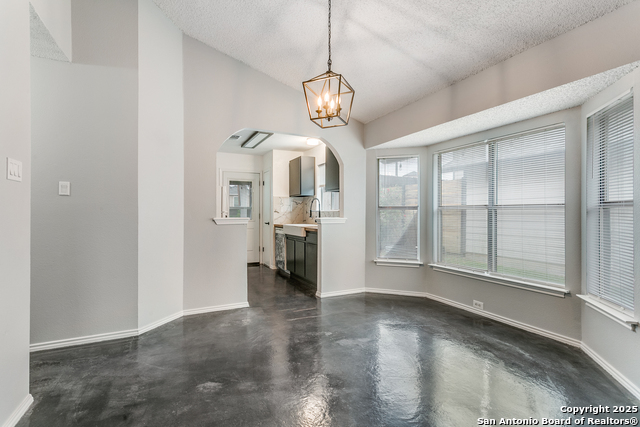 Image 9 of 25 For 760 Garden Meadow