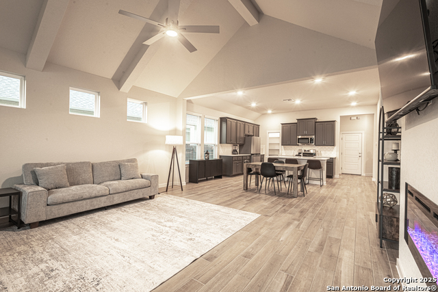 Image 15 of 36 For 1516 Spechts