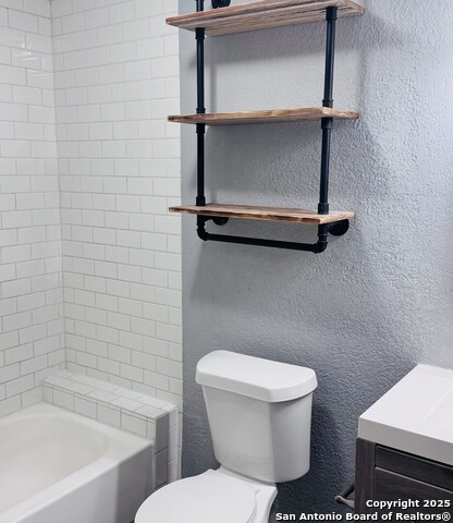 Image 11 of 15 For 248 Clifford Ct 102