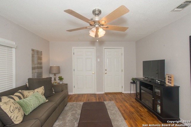 Image 13 of 44 For 611 Brunswick