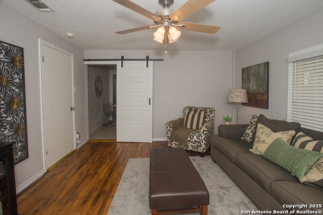 Image 15 of 44 For 611 Brunswick