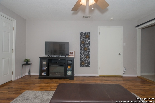 Image 16 of 44 For 611 Brunswick