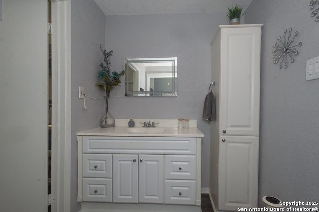 Image 19 of 44 For 611 Brunswick