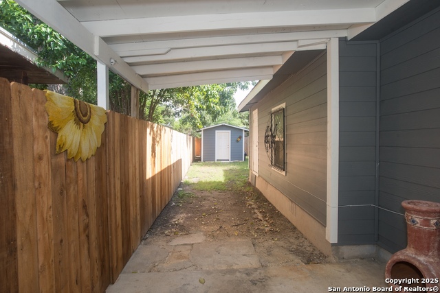 Image 36 of 44 For 611 Brunswick