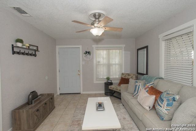 Image 4 of 44 For 611 Brunswick