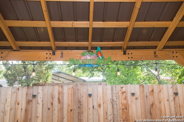 Image 40 of 44 For 611 Brunswick