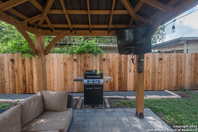 Image 43 of 44 For 611 Brunswick