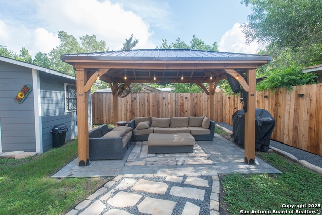 Image 44 of 44 For 611 Brunswick