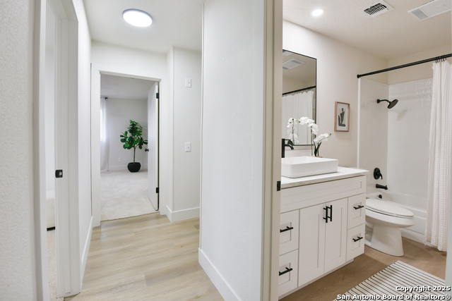 Image 13 of 14 For 7947 Airflight