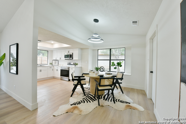 Image 4 of 14 For 7947 Airflight