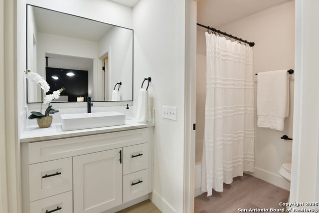 Image 8 of 14 For 7947 Airflight