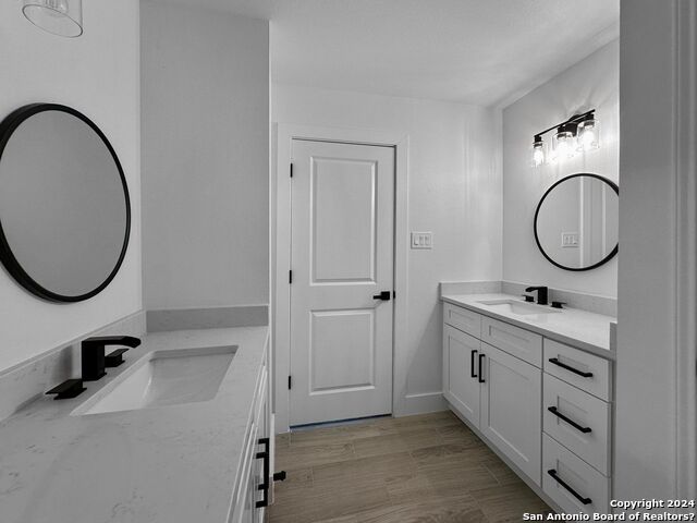 Image 9 of 14 For 142 Lon Price N