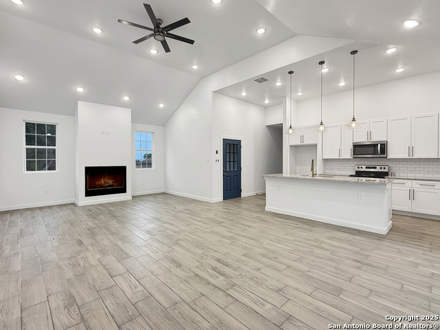 Image 2 of 15 For 107 Lon Price S