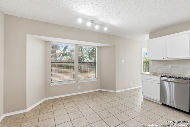 Image 15 of 34 For 6914 Country Dawn