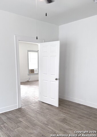 Image 4 of 13 For 1011 Avant Ave  1