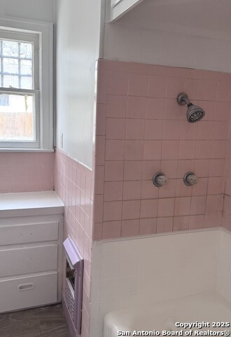 Image 6 of 13 For 1011 Avant Ave  1