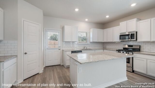 Image 12 of 31 For 20919 Stonework Spur