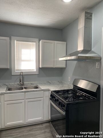 Image 5 of 14 For 820 Frank