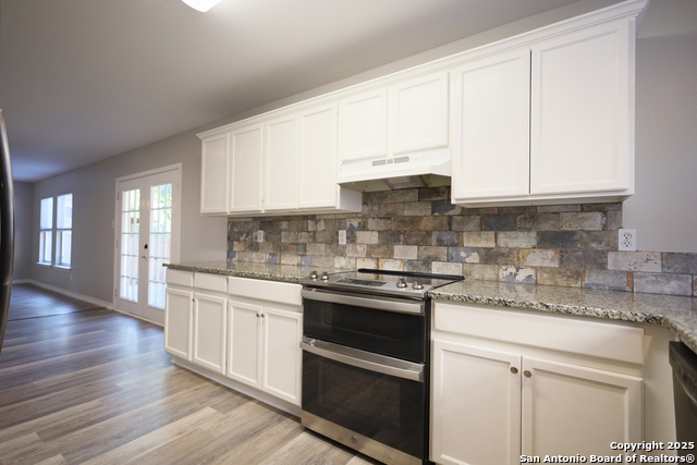 Image 13 of 38 For 9519 Braun Square